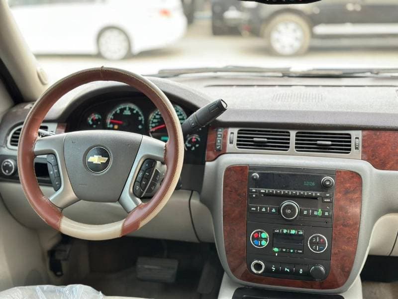 2013 Chevrolet Tahoe LTZ thumbnail 8