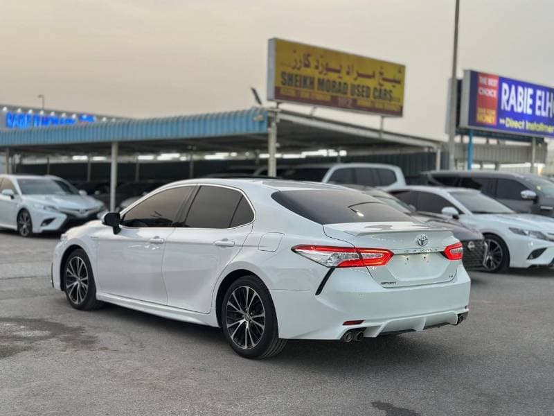 2019 Toyota Camry SPORT thumbnail 4