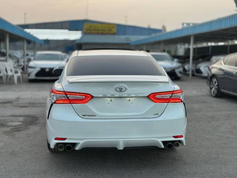 2019 Toyota Camry SPORT thumbnail 5