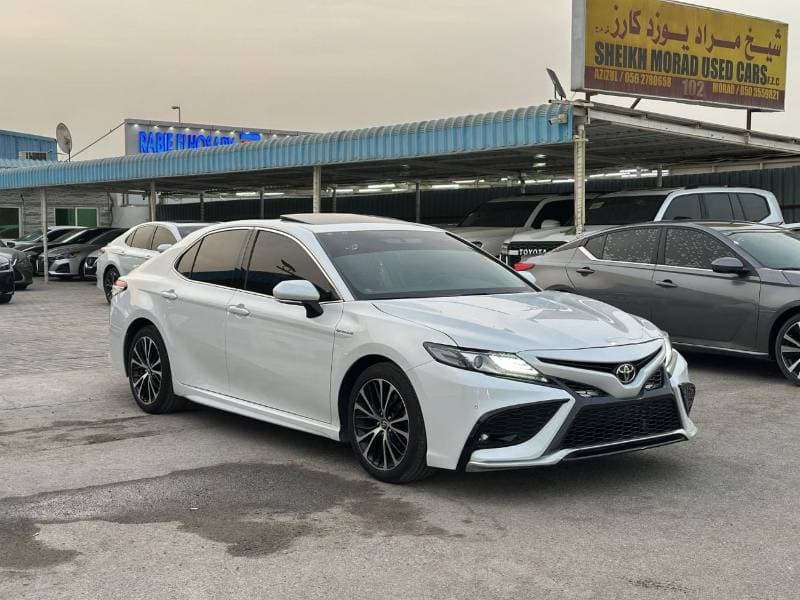 2019 Toyota Camry SPORT thumbnail 3