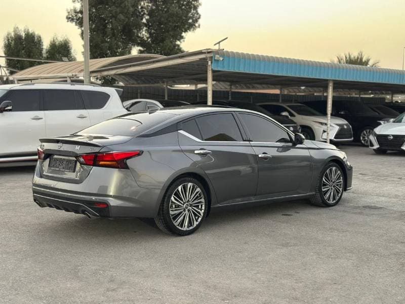 2024 Nissan Altima SL thumbnail 5