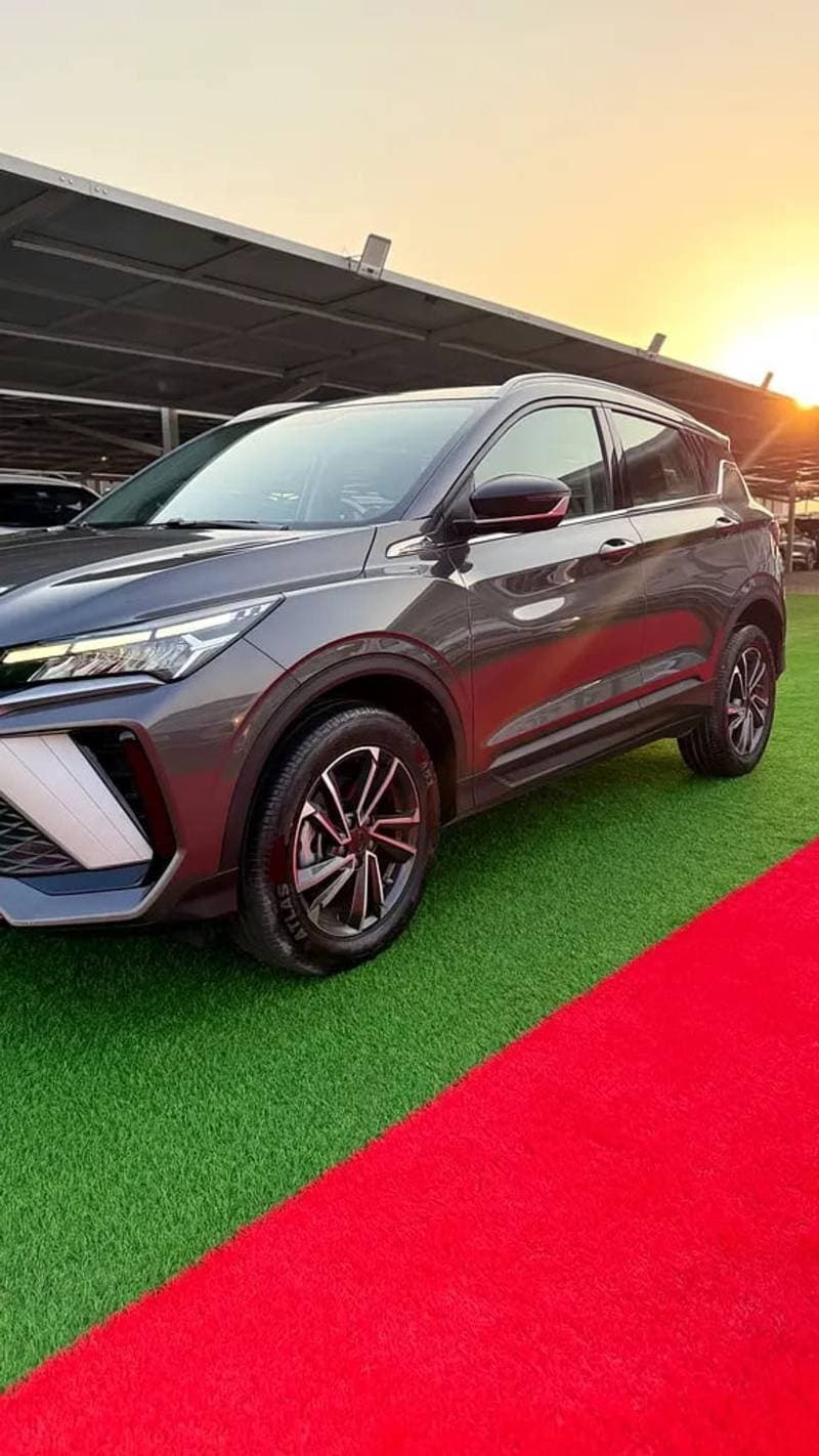 2025 Geely Coolray GL thumbnail 2