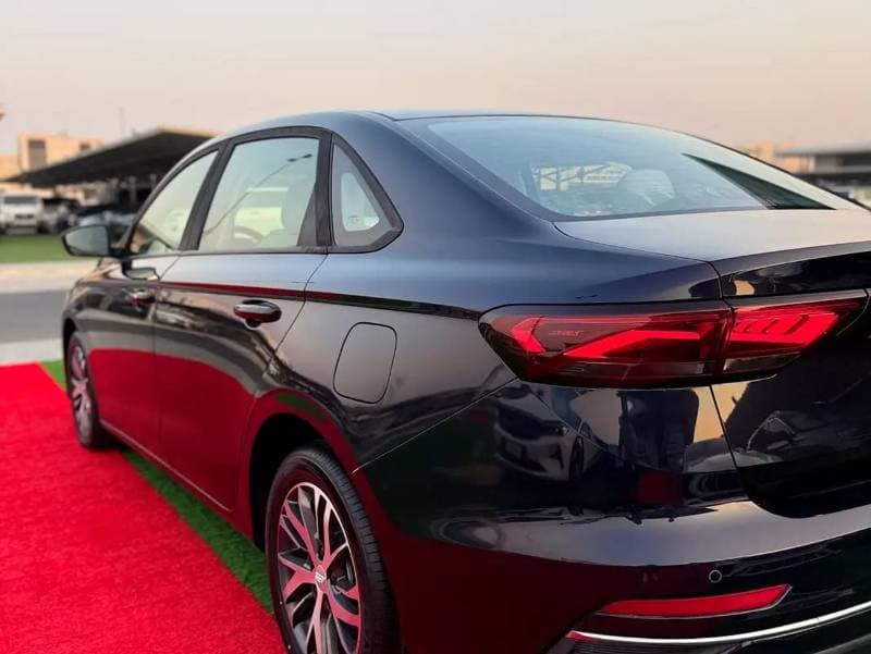 2024 Geely Emgrand GS thumbnail 2
