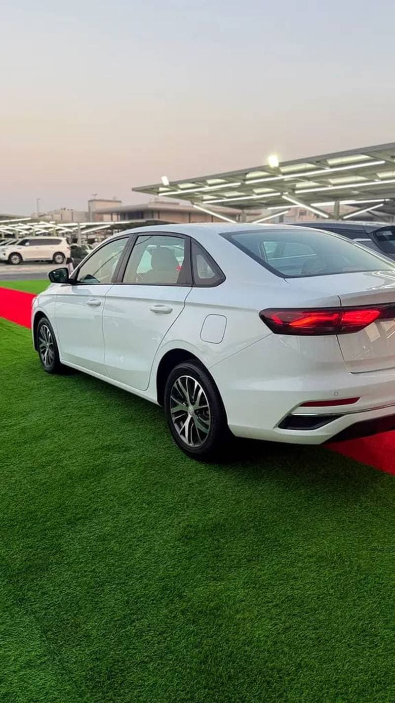 2024 Geely Emgrand GS thumbnail 3