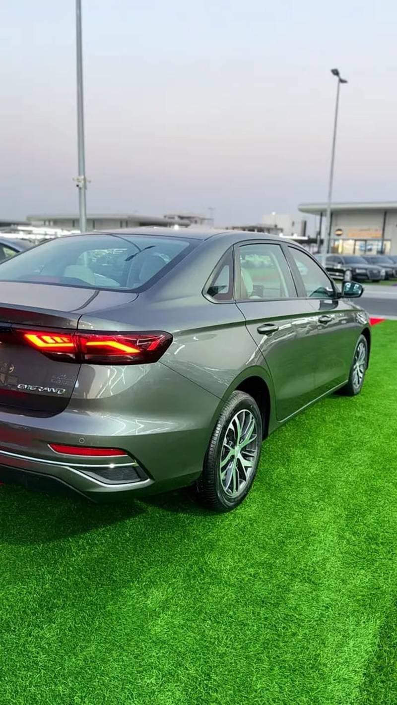 2025 Geely Emgrand GS thumbnail 5
