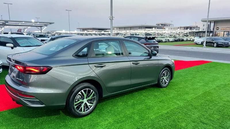2025 Geely Emgrand GS thumbnail 3