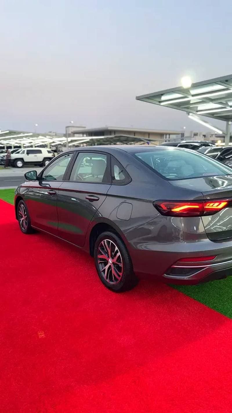 2025 Geely Emgrand GS thumbnail 6