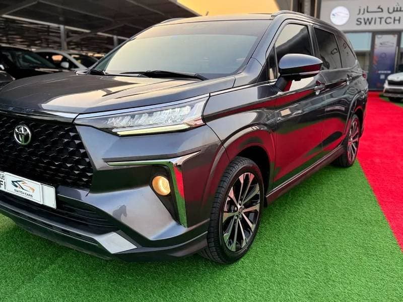 2024 Toyota Veloz GX thumbnail 2