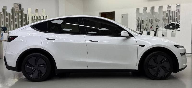 2025 Tesla Model Y LONG RANGE thumbnail 6