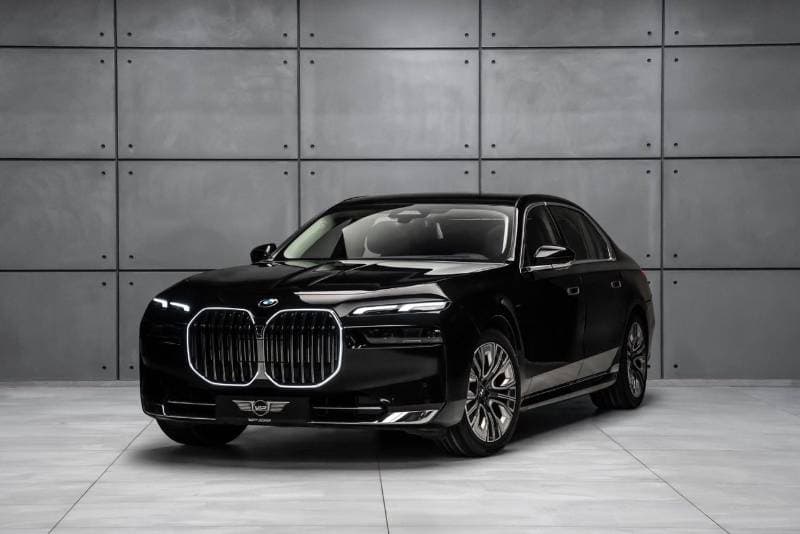 2024 BMW 735i M SPORT