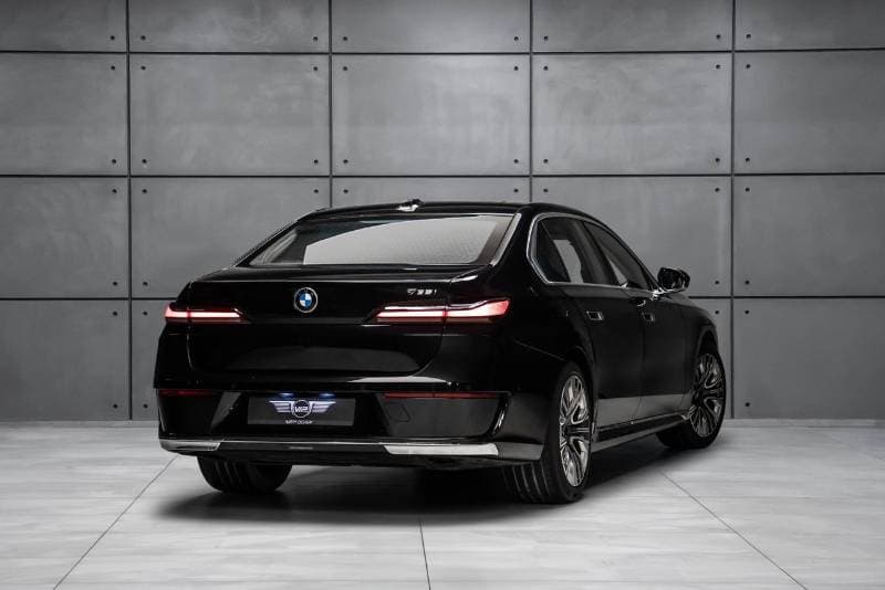 2024 BMW 735i M SPORT thumbnail 7