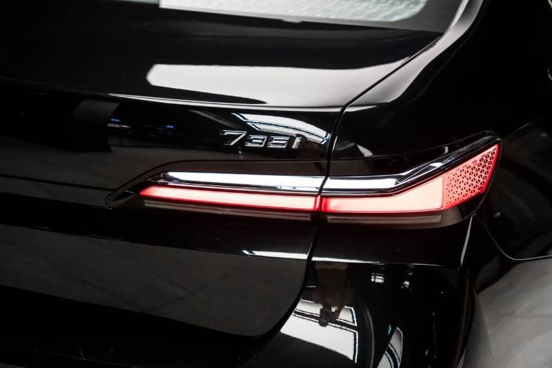 2024 BMW 735i M SPORT thumbnail 8