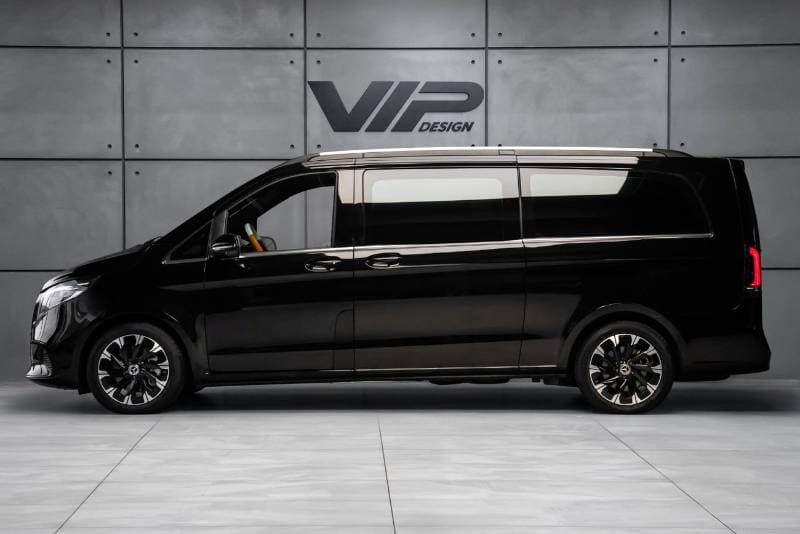 2025 Mercedes Benz V300 AVANTGARDE thumbnail 3