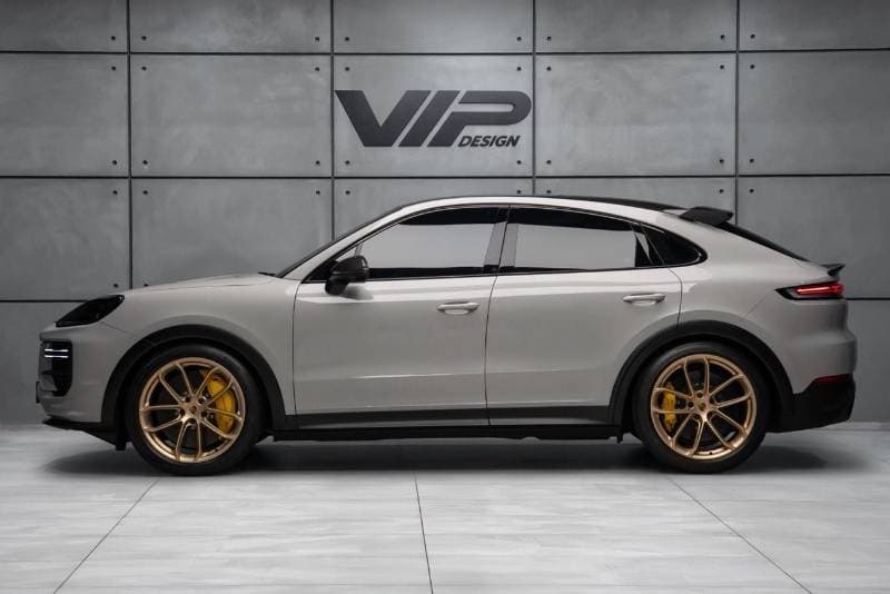 2024 Porsche Cayenne TURBO GT thumbnail 4