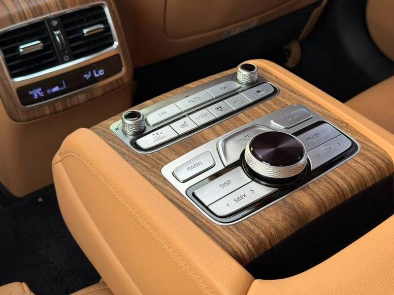 2022 Kia K900 thumbnail 6