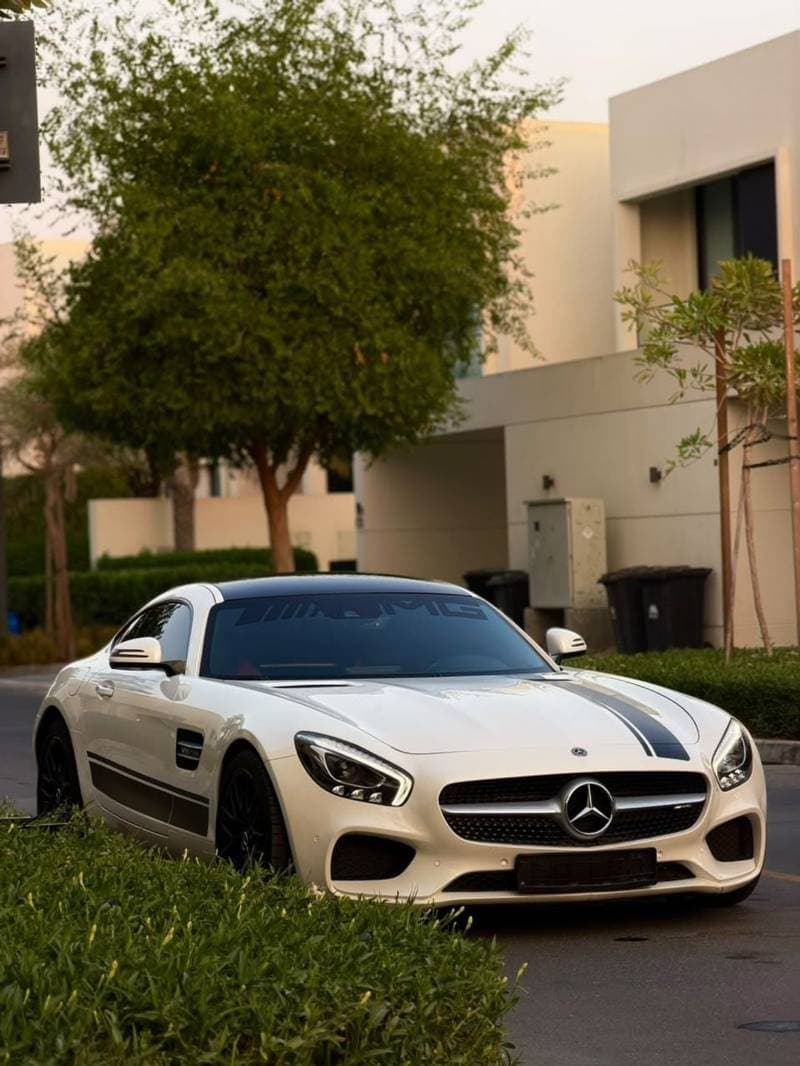 2016 Mercedes Benz AMG GT thumbnail 2