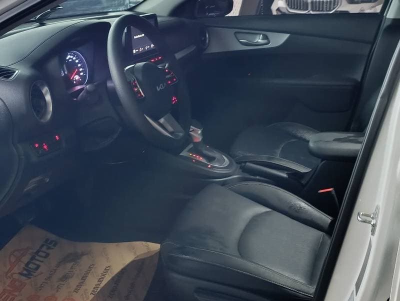 2024 Kia K3 LX thumbnail 4