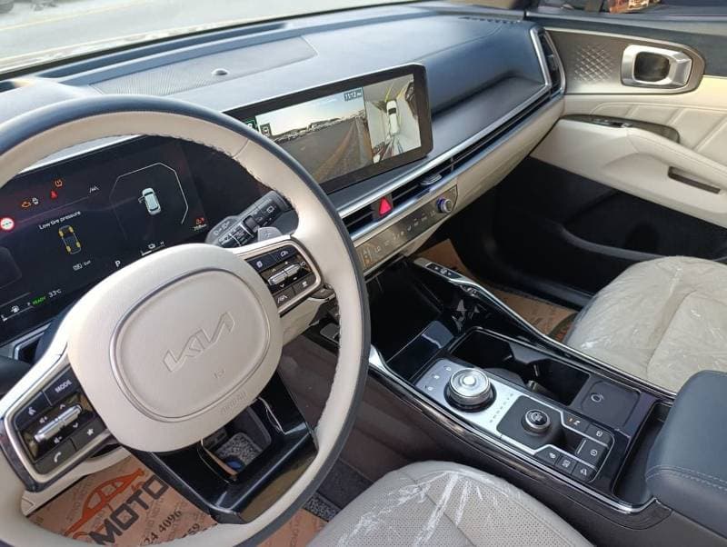 2025 Kia Sorento thumbnail 6