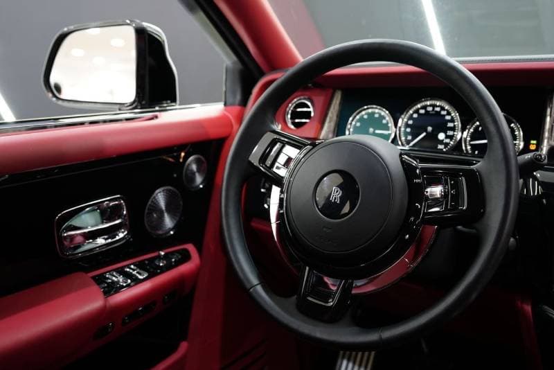 2018 Rolls Royce Phantom STANDARD thumbnail 4