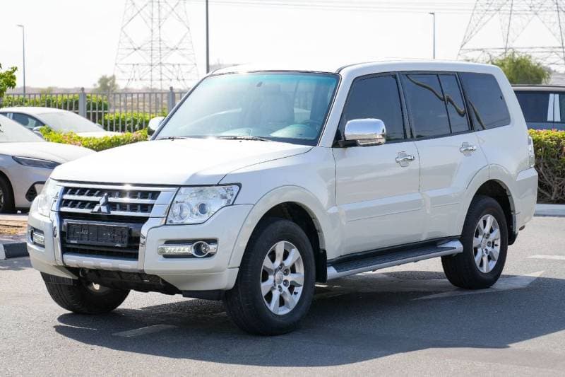 2017 Mitsubishi Pajero GLS MIDLINE thumbnail 3