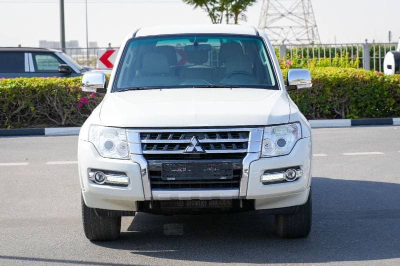 2017 Mitsubishi Pajero GLS MIDLINE thumbnail 2