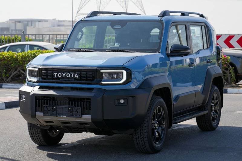 2027 Toyota FJ Cruiser thumbnail 3