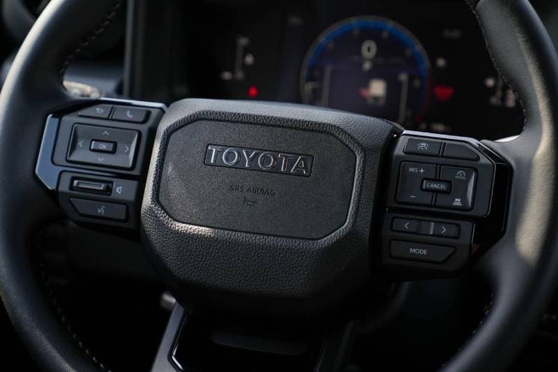 2027 Toyota FJ Cruiser thumbnail 4