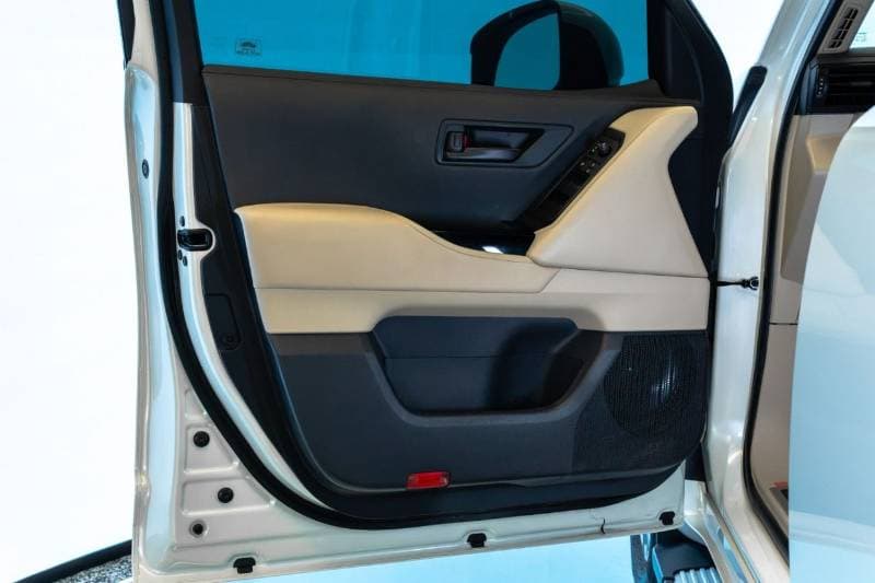 2024 Toyota Land Cruiser GXR thumbnail 5