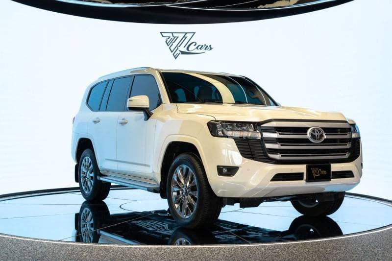 2024 Toyota Land Cruiser GXR thumbnail 3