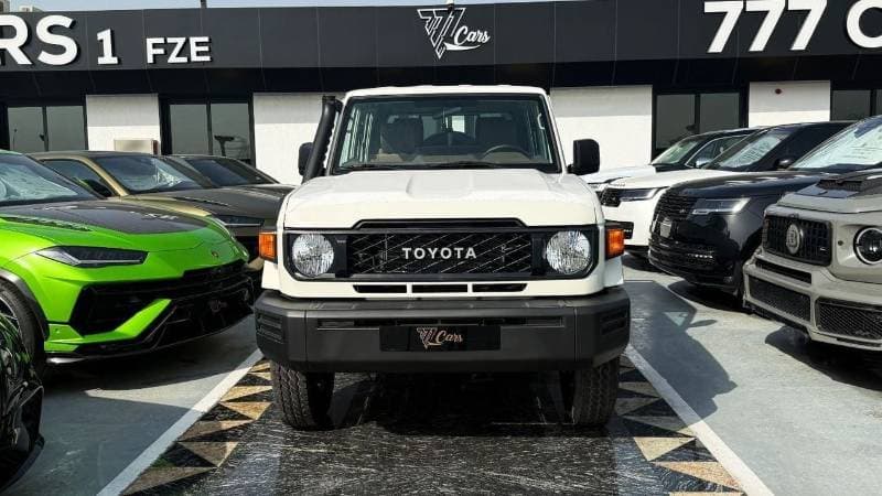 2025 Toyota Land Cruiser Pick Up thumbnail 2