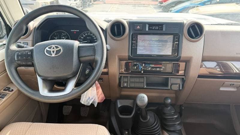 2025 Toyota Land Cruiser Pick Up thumbnail 5