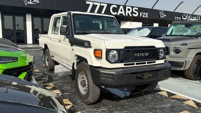 2025 Toyota Land Cruiser Pick Up thumbnail 3