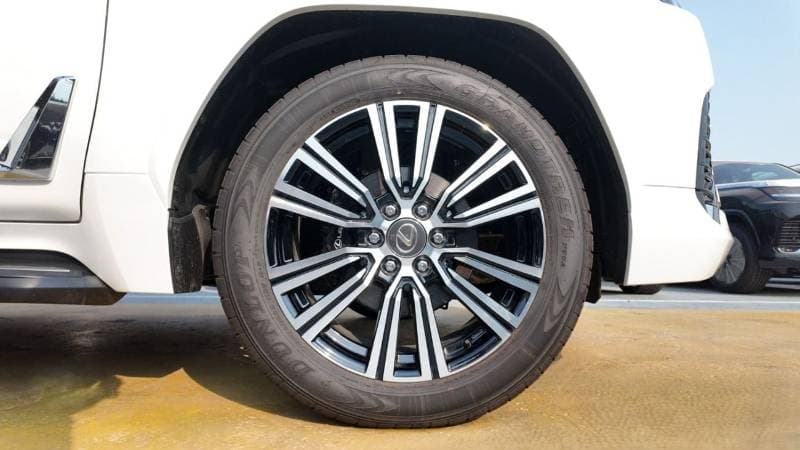 2026 Lexus LX600 SIGNATURE thumbnail 8