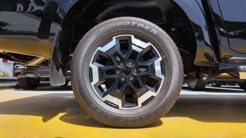 2025 Nissan Navara thumbnail 8