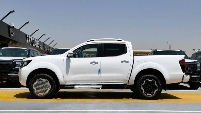 2025 Nissan Navara thumbnail 5