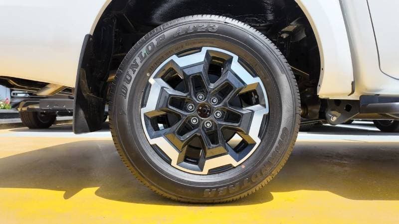 2025 Nissan Navara thumbnail 7