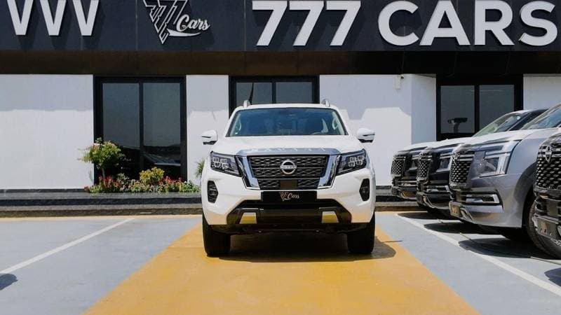 2025 Nissan Navara thumbnail 2