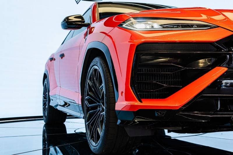 2026 Lamborghini Urus SE thumbnail 4