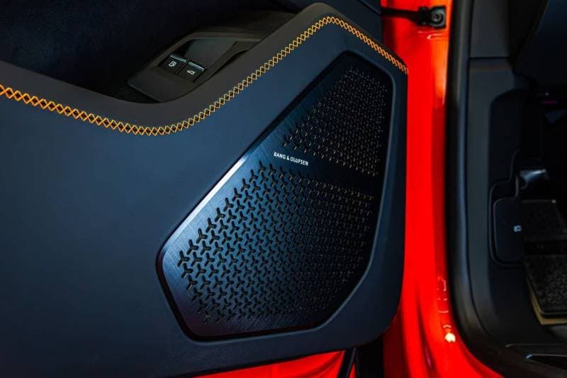 2026 Lamborghini Urus SE thumbnail 7