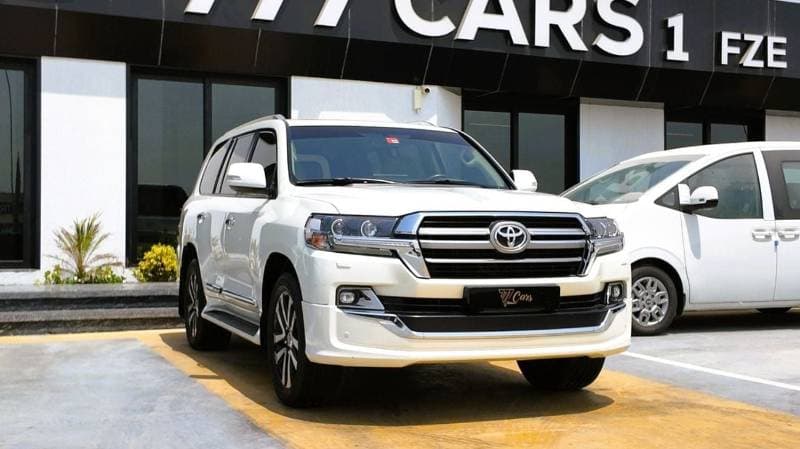 2019 Toyota Land Cruiser GXR thumbnail 3