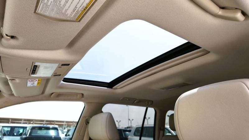 2019 Toyota Land Cruiser GXR thumbnail 8