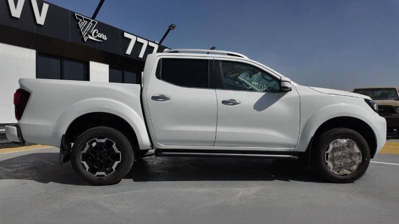 2025 Nissan Navara thumbnail 5