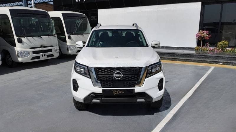 2025 Nissan Navara thumbnail 3
