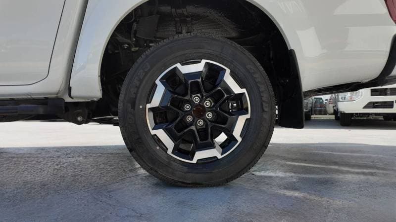 2025 Nissan Navara thumbnail 7