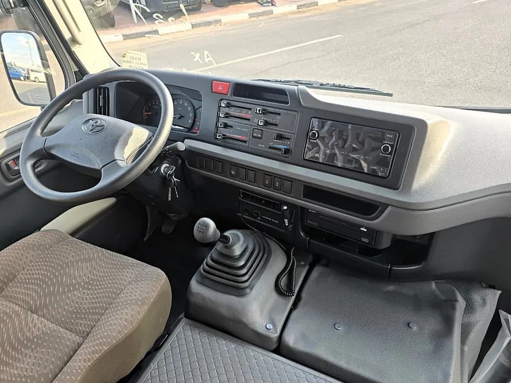 2026 Toyota Coaster thumbnail 6