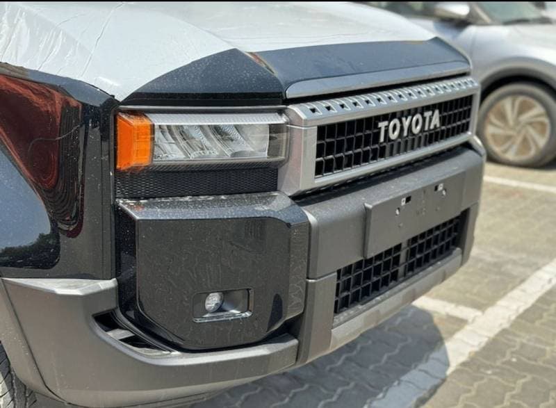 2025 Toyota Prado VXR thumbnail 3