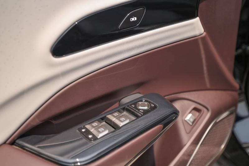 2025 HONGQI Eh7 85 KWH RWD thumbnail 8