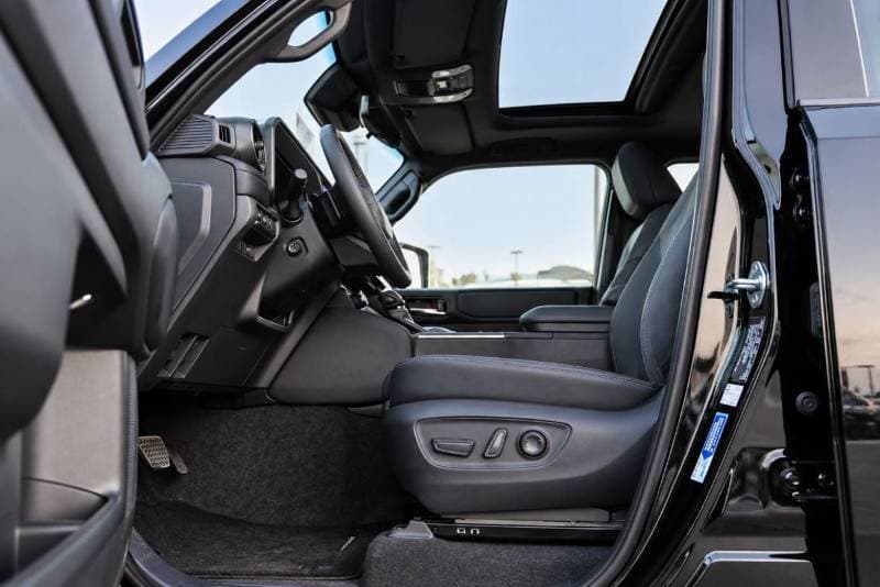 2027 Toyota Prado VXR thumbnail 8