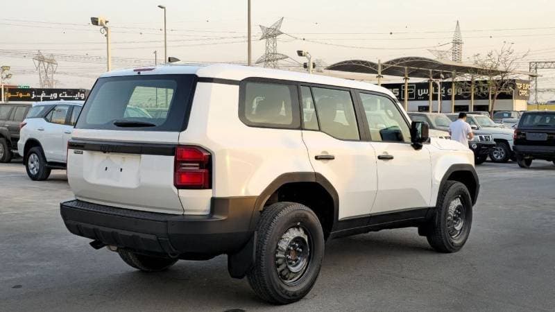 2025 Toyota Prado GXR thumbnail 8