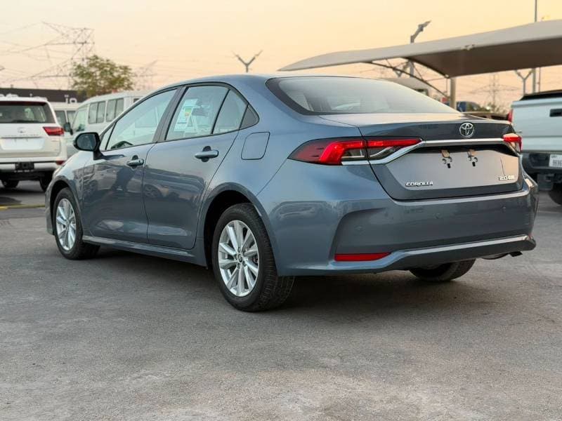2025 Toyota Corolla XLI thumbnail 5
